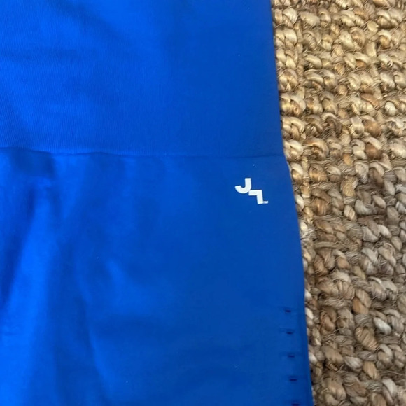 JOYLAB Seamless Capri Blue and Tie Dye Leggings size medium - Picture 4 of 6